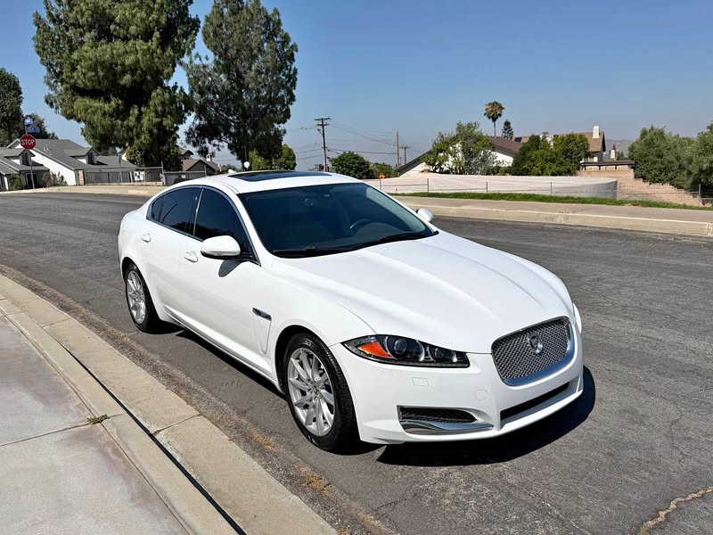 2013 Jaguar XF - Premium Luxury Sedan 4D