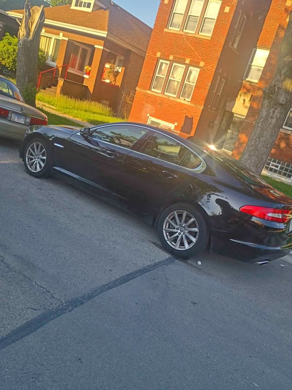 2012 Jaguar XF - XF Sedan 4D