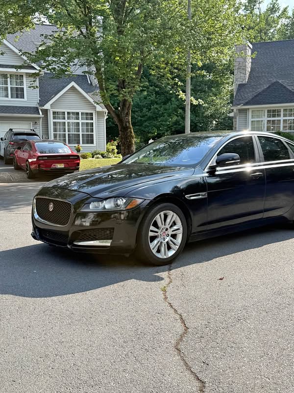 2017 Jaguar XF - XF 35t Prestige Sedan 4D