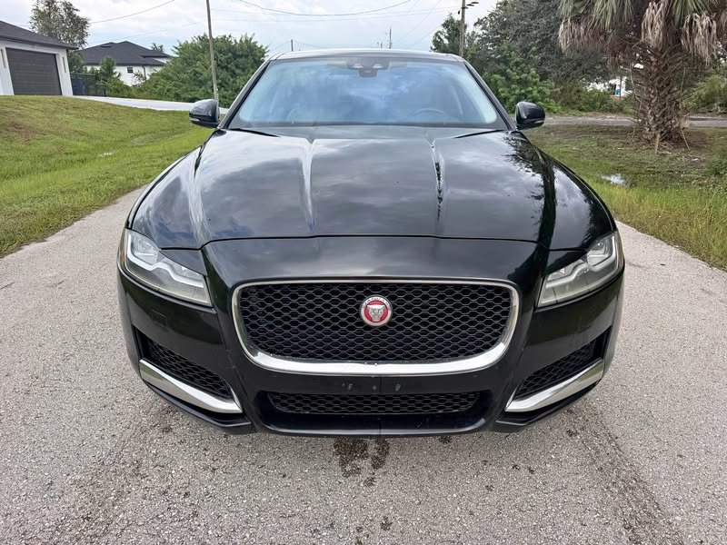 2017 Jaguar XF - XF 3.5t Prestige Sedan 4D