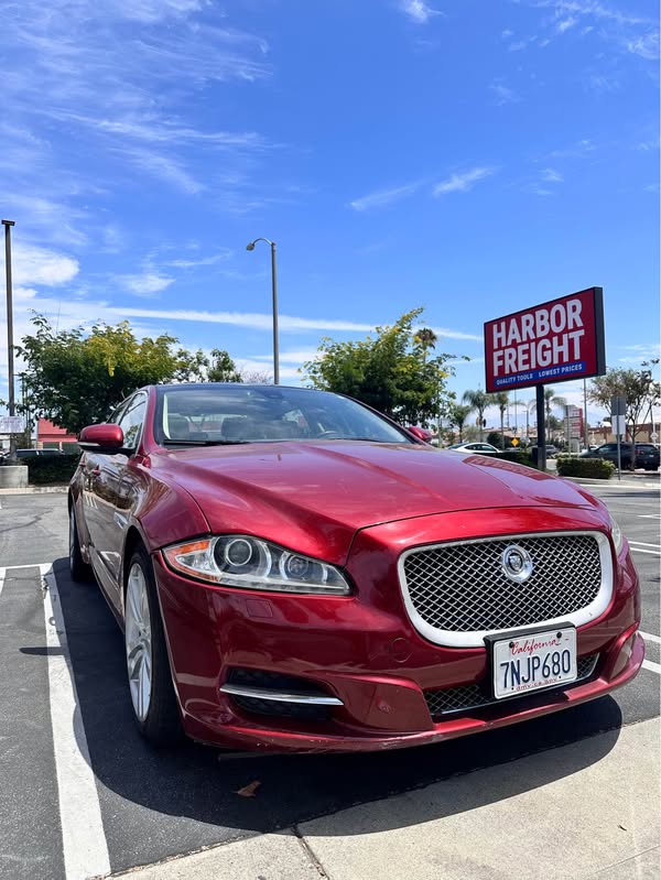 2011 Jaguar XF - Premium Sedan 4D