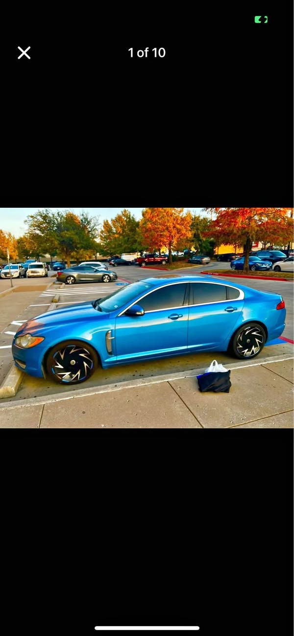 2010 Jaguar XF - XF Premium Sedan 4D