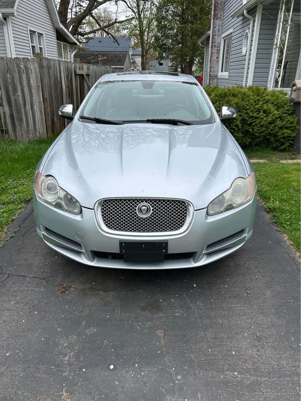 2009 Jaguar XF - XF Premium Sedan 4D