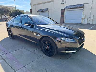 2016 Jaguar XF - XF 20d Prestige Sedan 4D