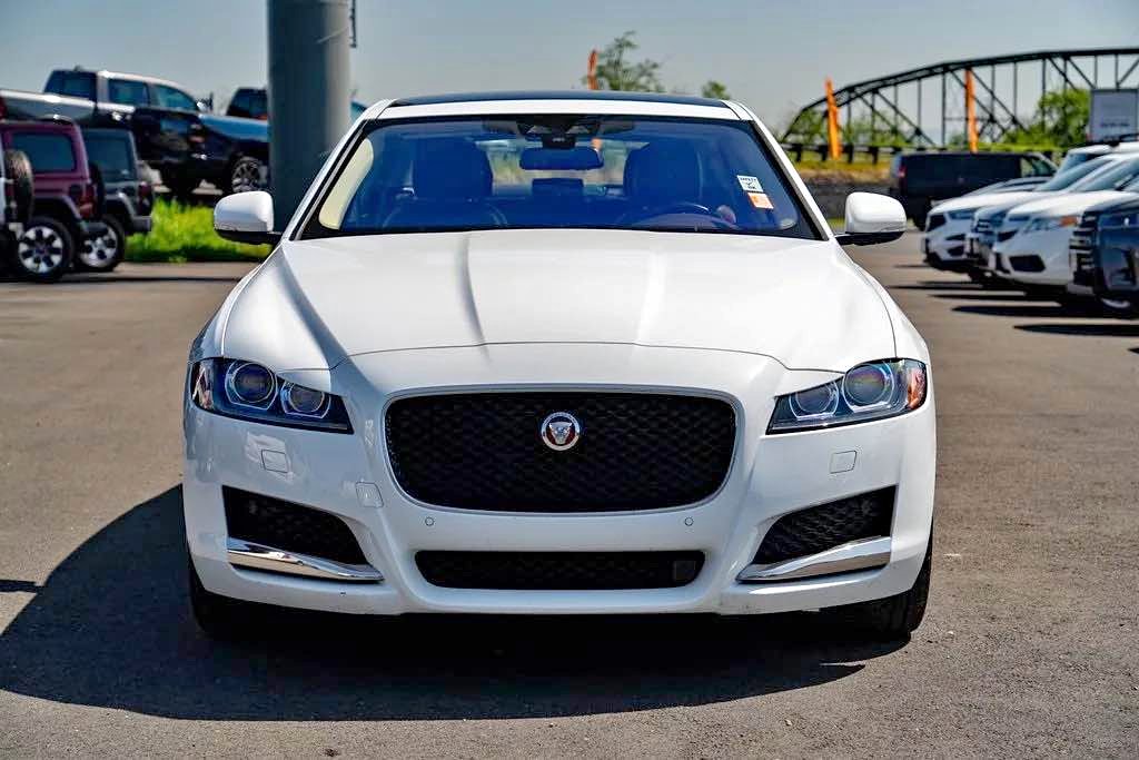 2018 Jaguar XF - XF 25t Prestige Sedan 4D