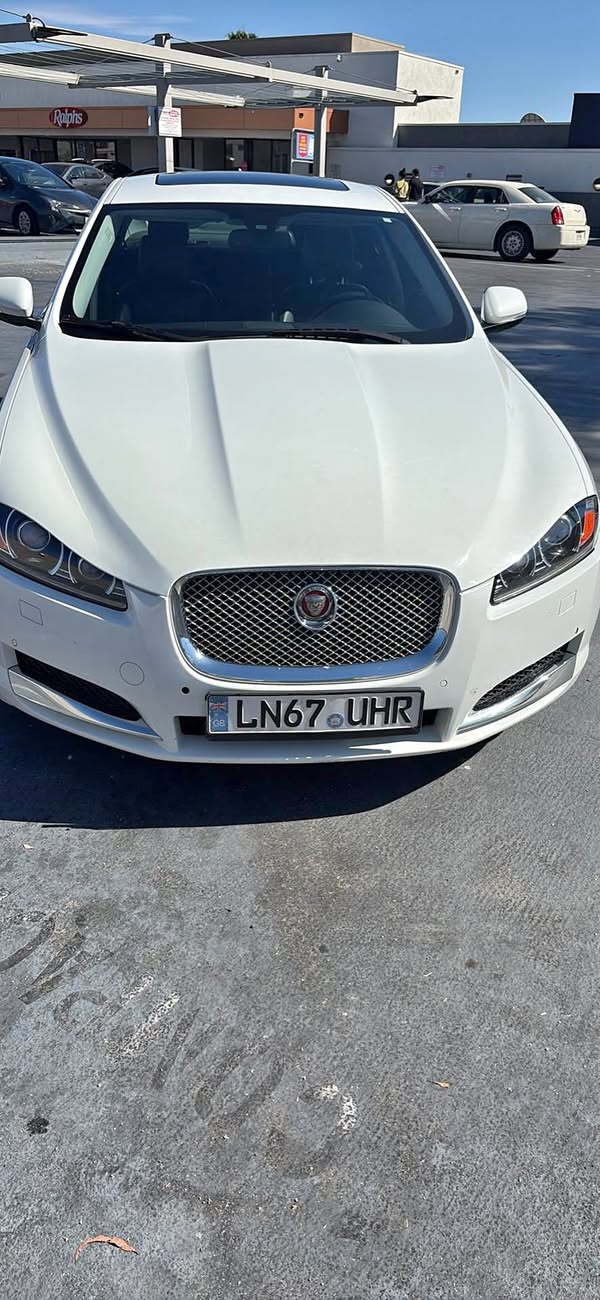 2015 Jaguar XF - XF 20d Premium Sedan 4D