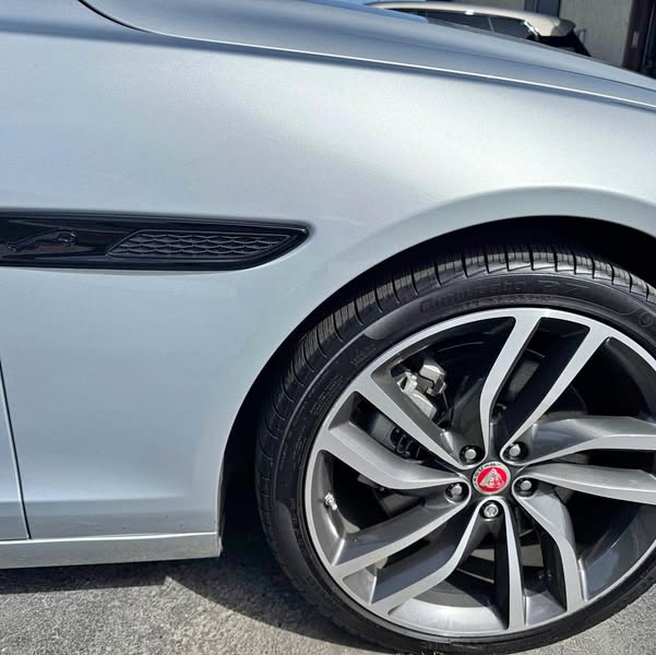 2022 Jaguar XF - Premium Luxury Sedan 4D