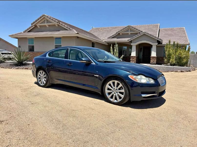 2010 Jaguar XF - Premium Sedan 4D
