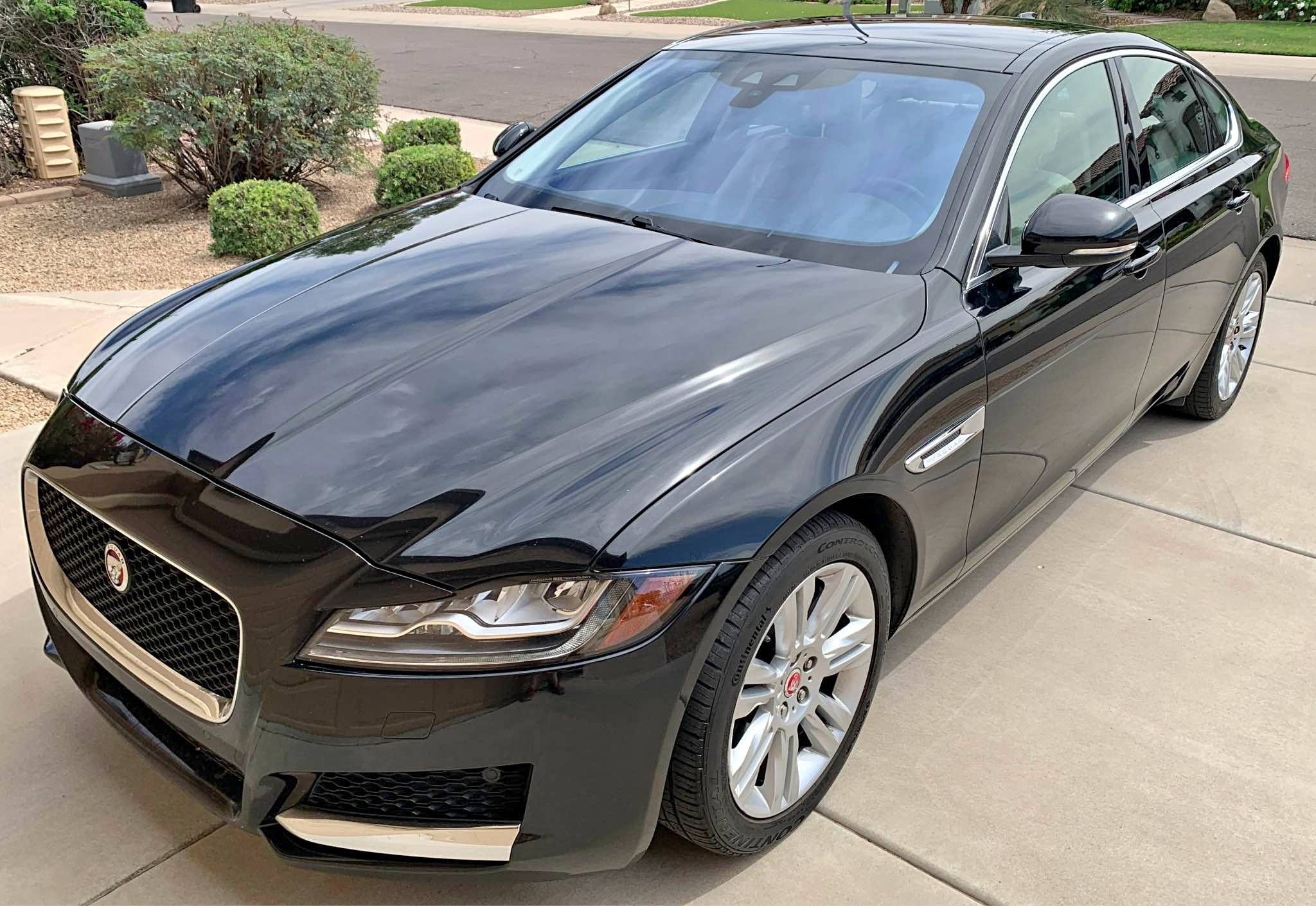 2017 Jaguar XF - XF 35t Premium Sedan 4D