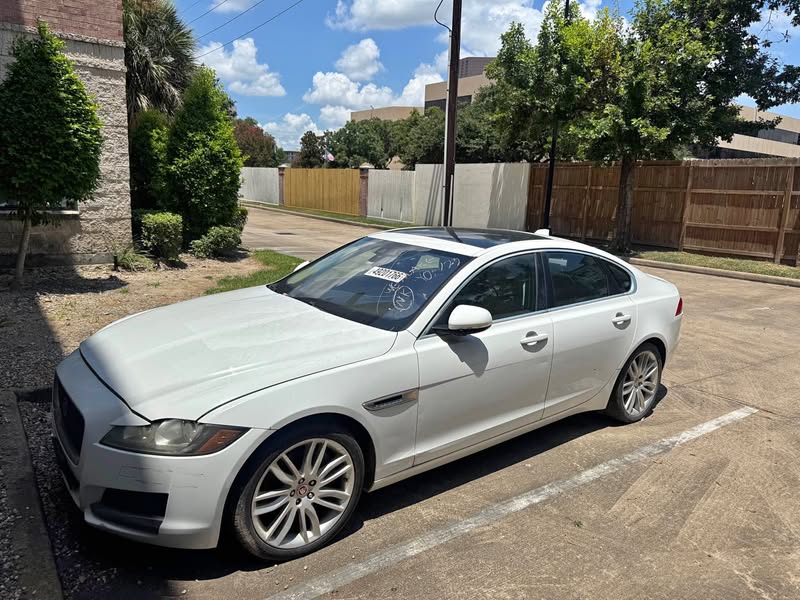2016 Jaguar XF - XF 3.5t Prestige Sedan 4D