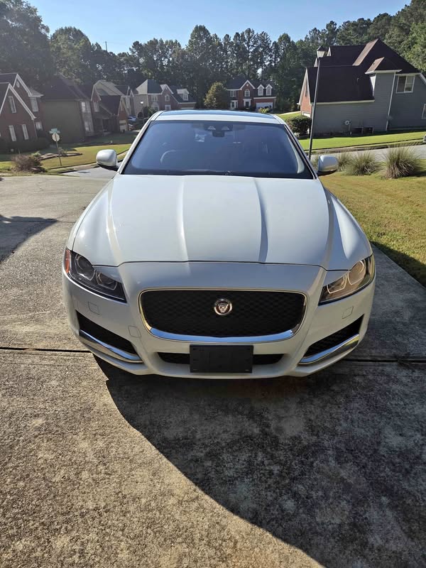2017 Jaguar XF - XF 20d Prestige Sedan 4D
