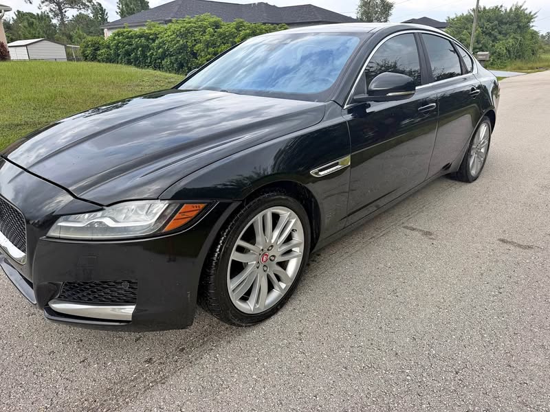 2017 Jaguar XF - Luxury Sedan 4D
