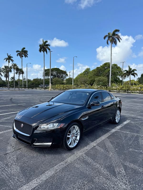 2016 Jaguar XF - XF 35t Prestige Sedan 4D