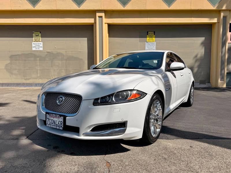 2013 Jaguar XF XF 30t Premium Sedan 4D