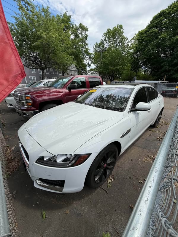 2018 Jaguar XF - XF 25t Premium Sedan 4D