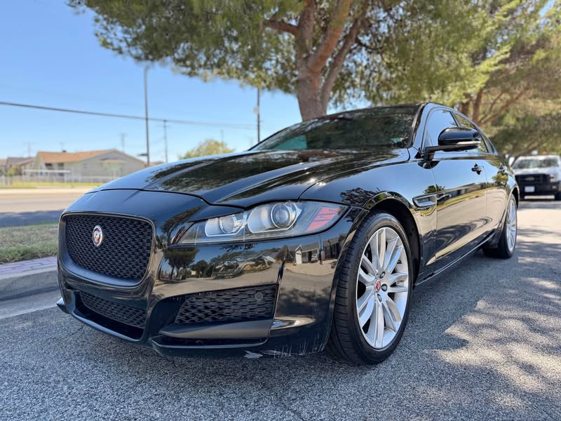 2017 Jaguar XF - XF 3.5t Prestige Sedan 4D