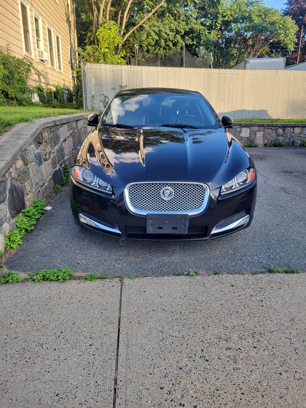 2013 Jaguar XF - XF Sedan 4D