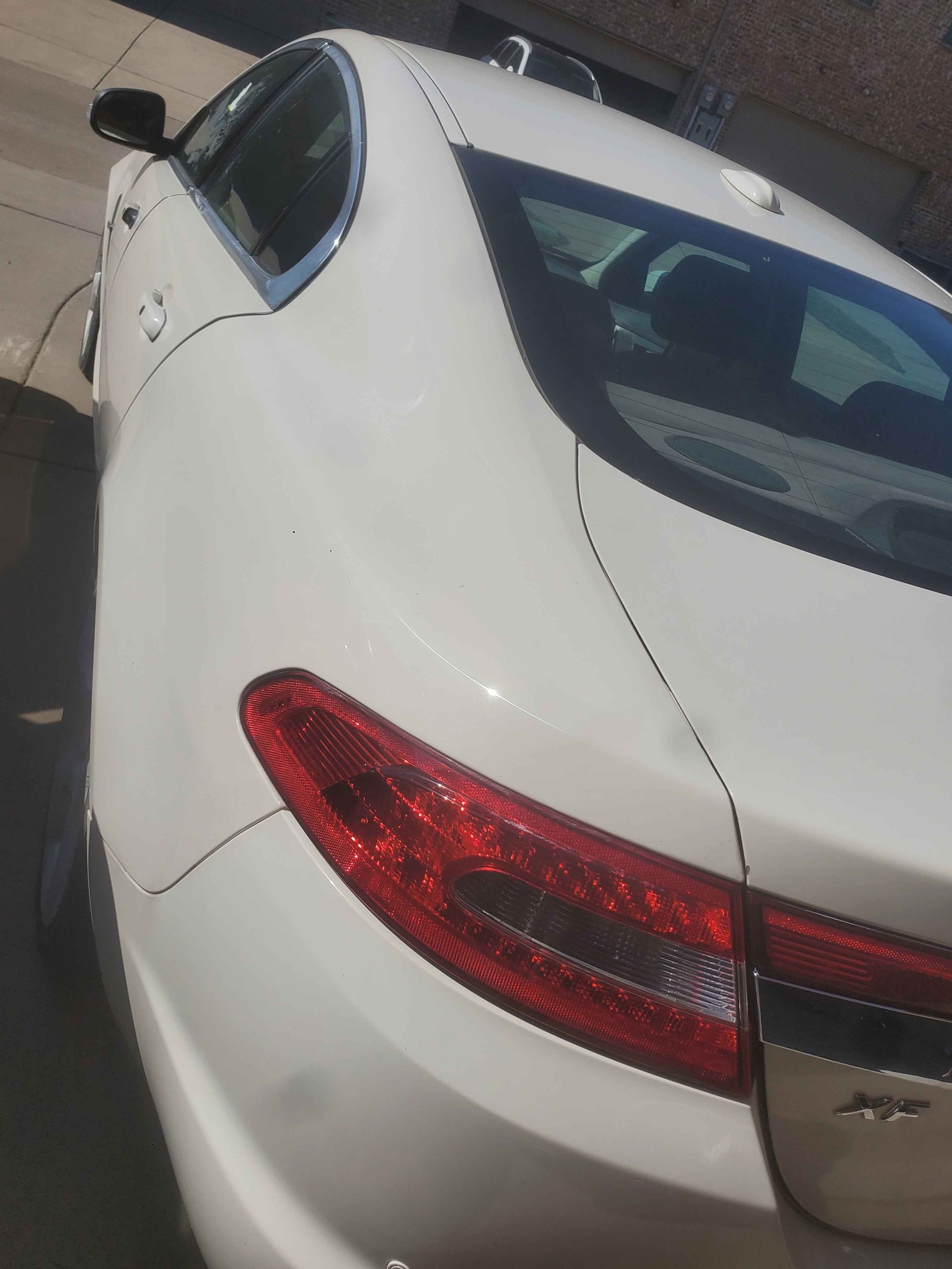 2009 Jaguar XF - Supercharged Sedan 4D