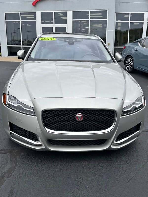 2017 Jaguar XF - XF 35t Prestige Sedan 4D