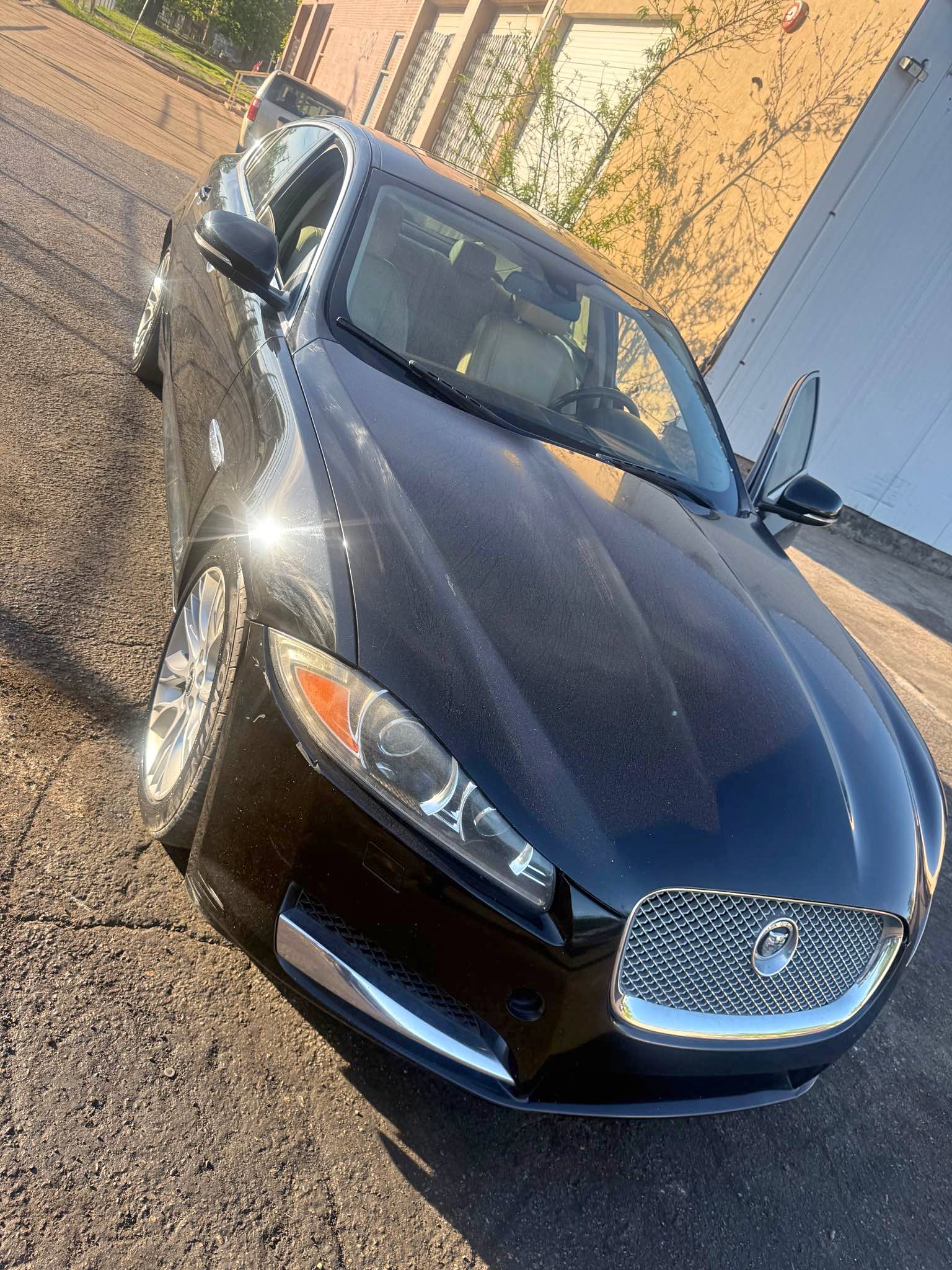 2013 Jaguar XF - XF Sedan 4D