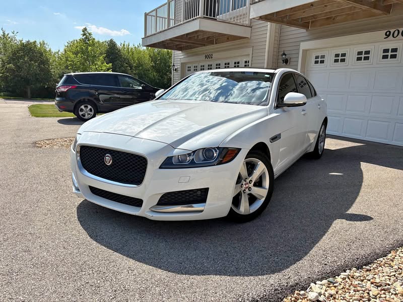 2018 Jaguar XF - XF 25t Premium Sedan 4D