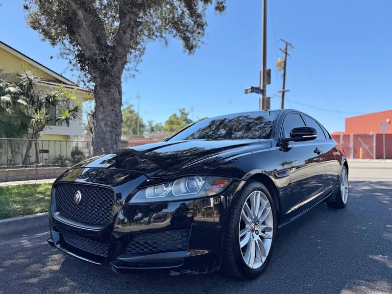 2017 Jaguar XF - XF 3.5t Prestige Sedan 4D