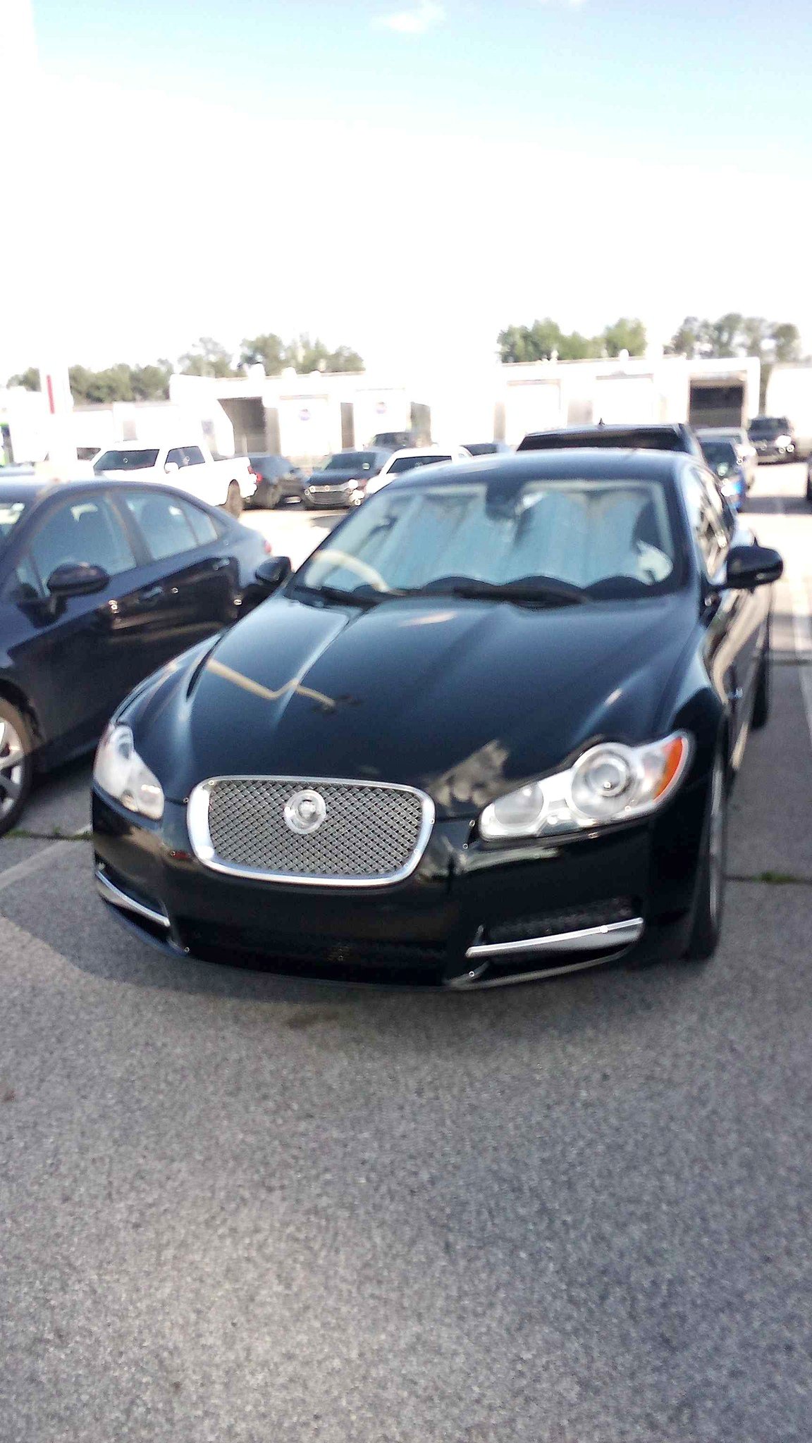 2011 Jaguar XF - Luxury Sedan 4D