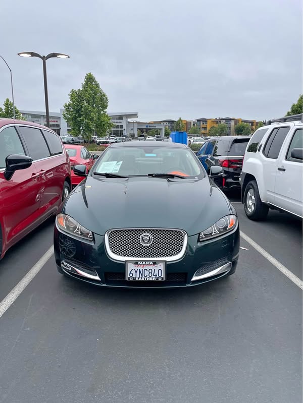 2013 Jaguar XF - Luxury Sedan 4D