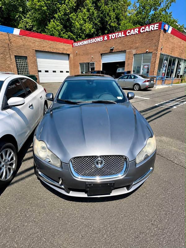 2010 Jaguar XF - XF Supercharged Sports Sedan 4D