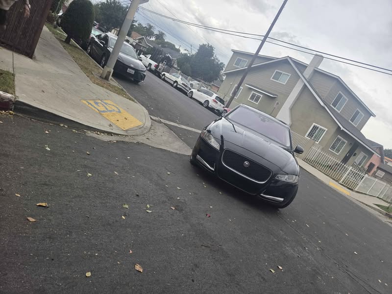 2017 Jaguar XF - XF 3.5t Premium Sedan 4D