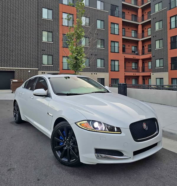 2014 Jaguar XF - XF Supercharged Sedan 4D