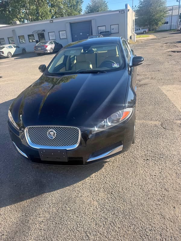 2012 Jaguar XF - Sedan 4D