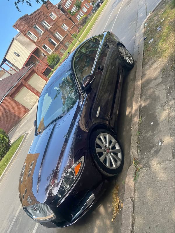 2014 Jaguar XF - XF Supercharged Sports Sedan 4D