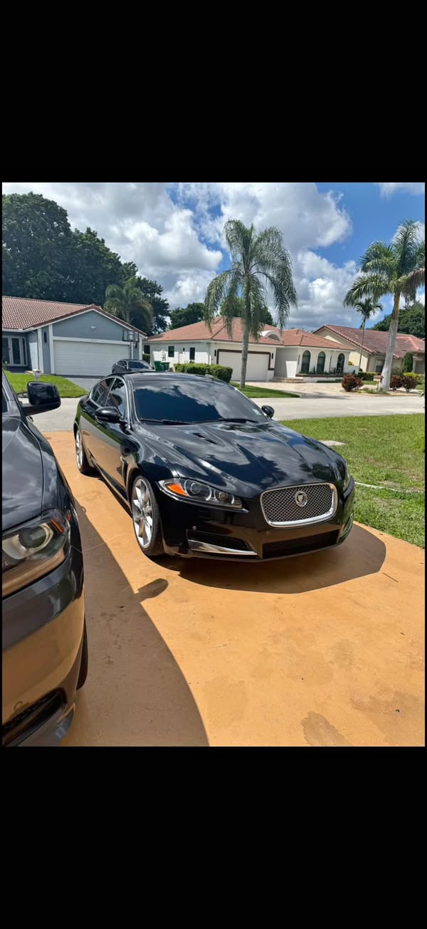 2013 Jaguar XF - XF Supercharged Sedan 4D