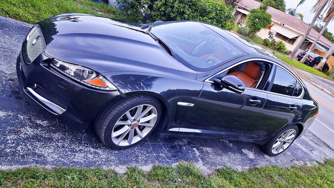 2015 Jaguar XF - XF Supercharged Sports Sedan 4D