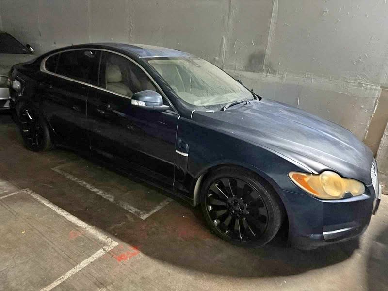 2009 Jaguar XF - Premium Luxury Sedan 4D