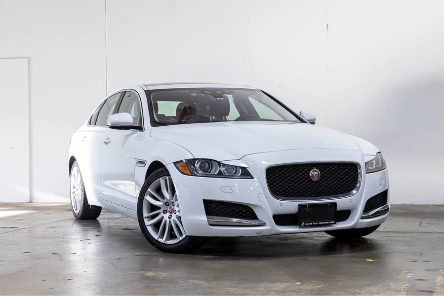 2016 Jaguar XF - XF 35t Prestige Sedan 4D