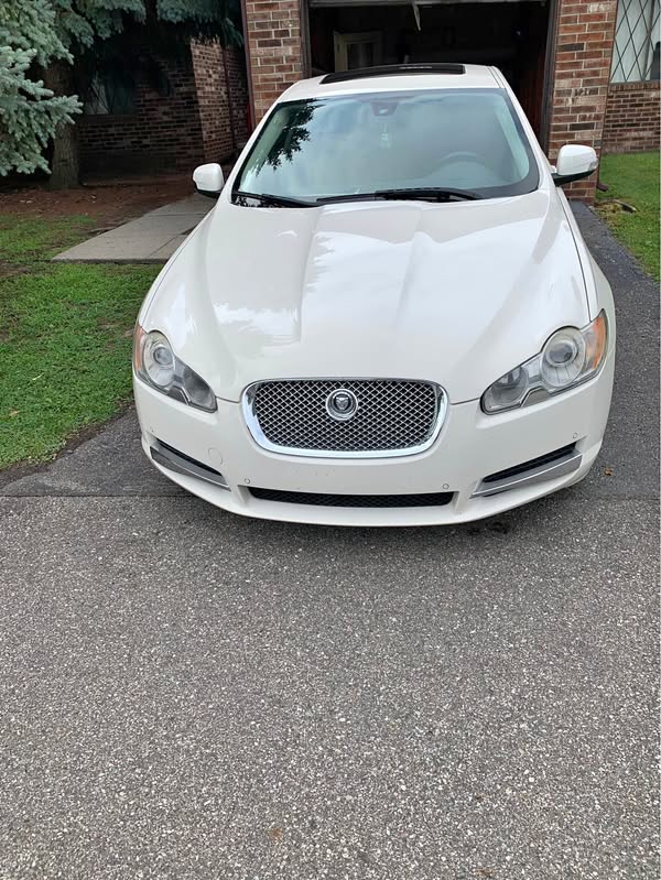 2009 Jaguar XF - Supercharged Sedan 4D