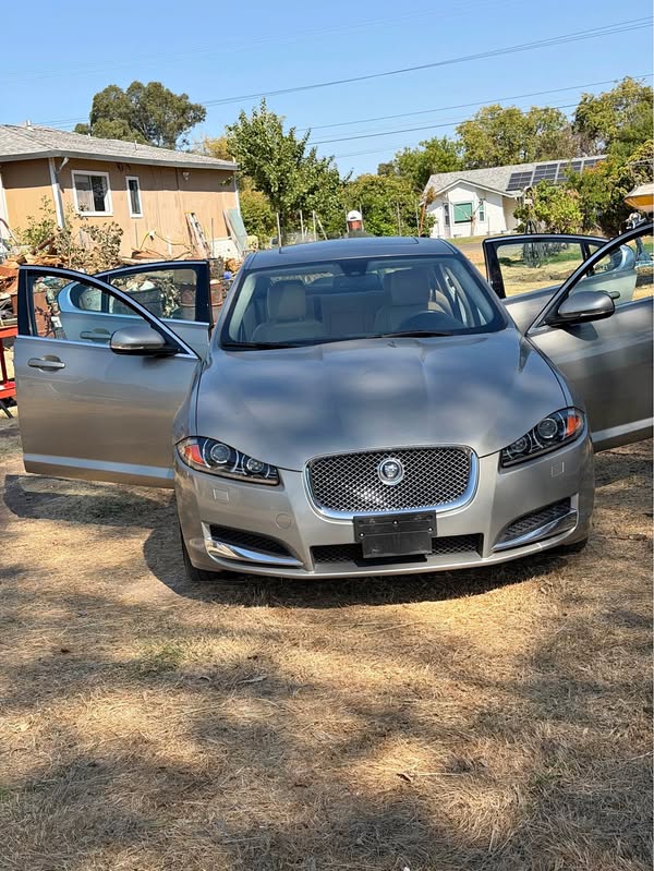 2013 Jaguar XF - XF Sedan 4D