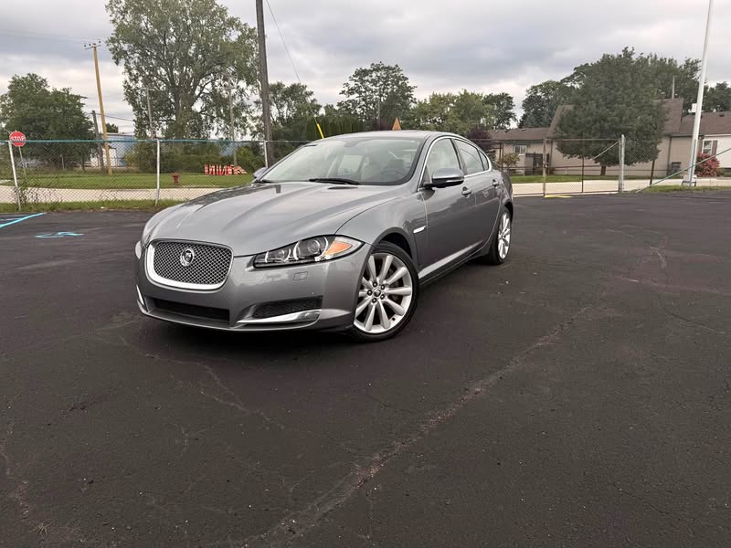 2013 Jaguar XF - Luxury Sedan 4D