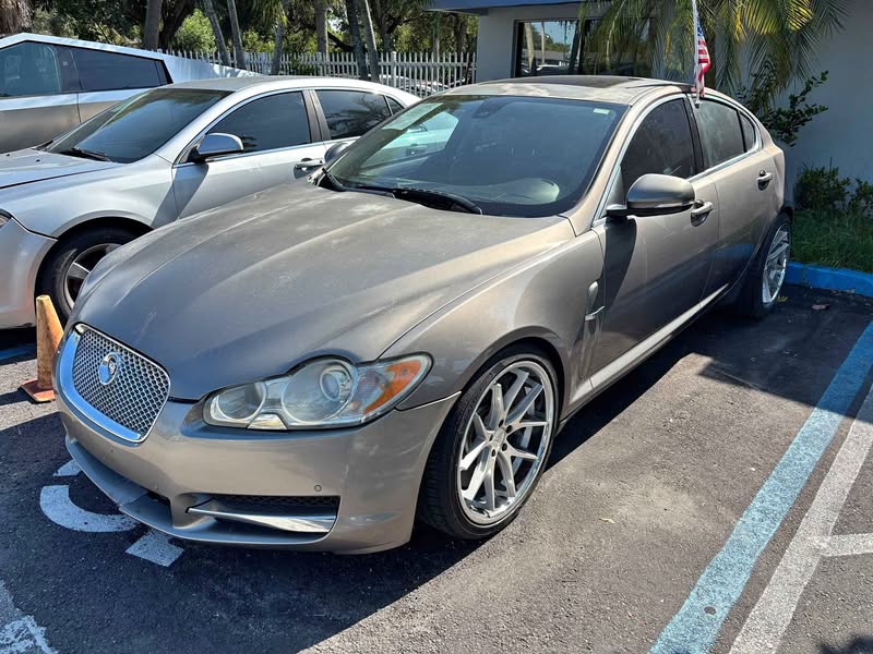 2011 Jaguar XF - Supercharged Sedan 4D
