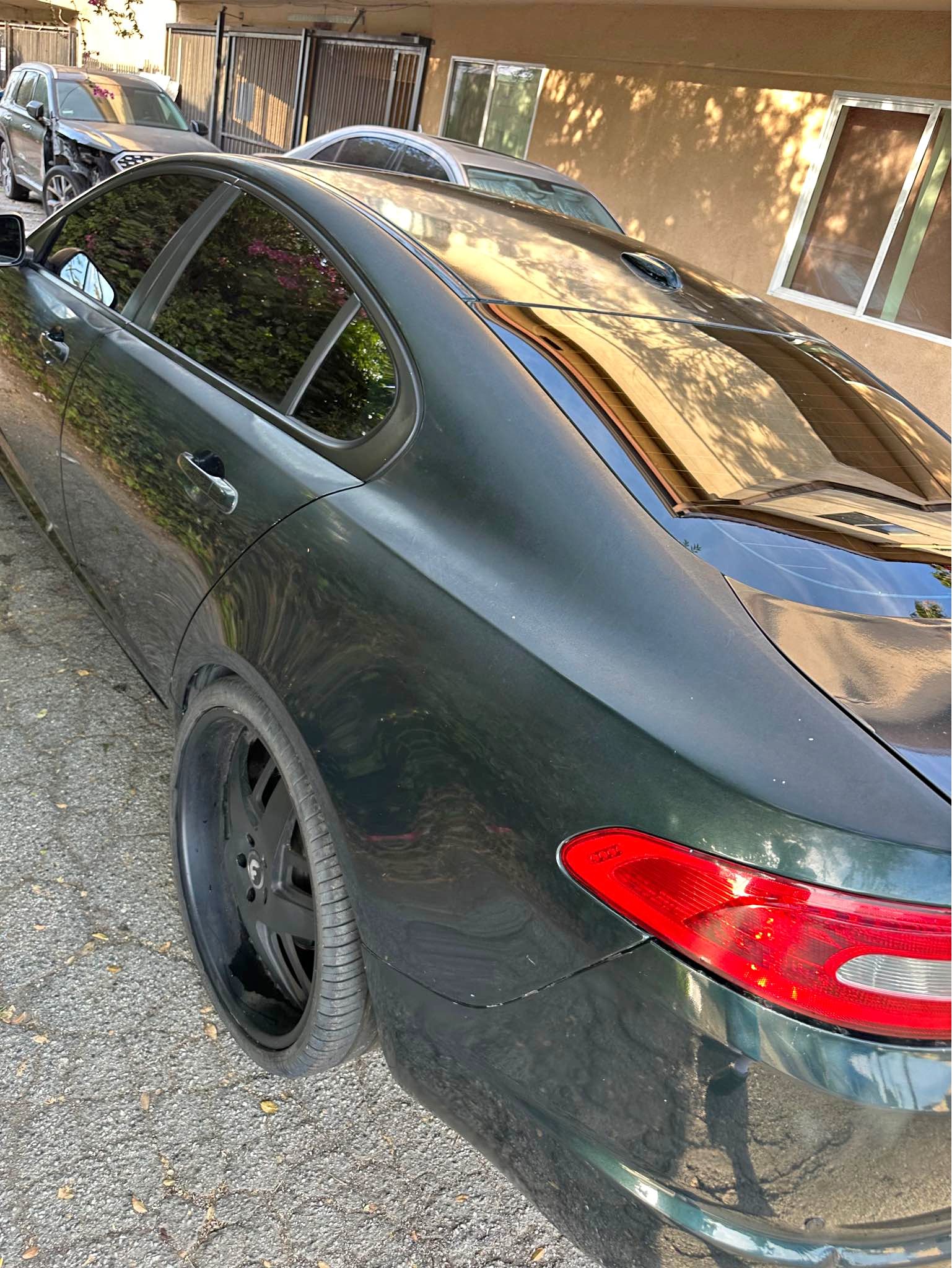 2010 Jaguar XF - XF Sedan 4D