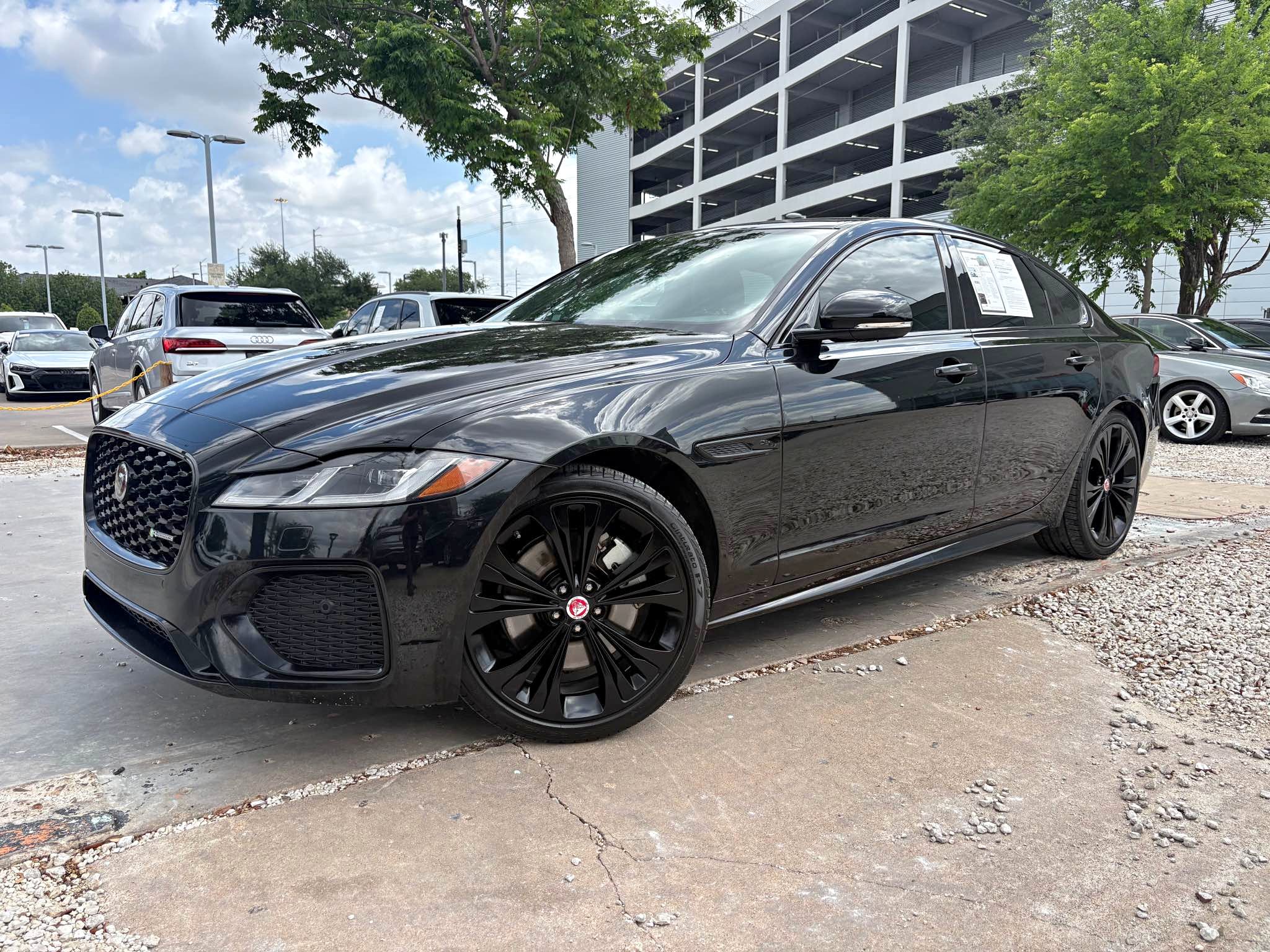 2022 Jaguar XF - P300 R-Dynamic SE Sedan 4D