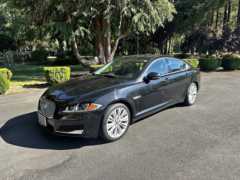 2013 Jaguar XF - XF 30t Premium Sedan 4D