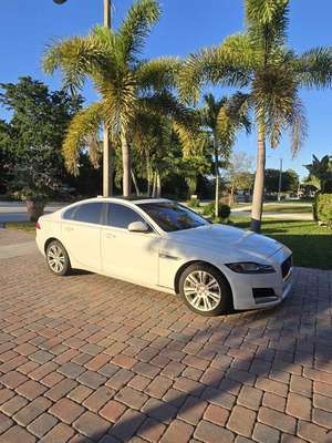 2017 Jaguar XF XF 35t Premium Sedan 4D