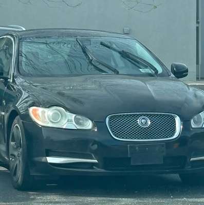 2011 Jaguar XF - Luxury Sedan 4D