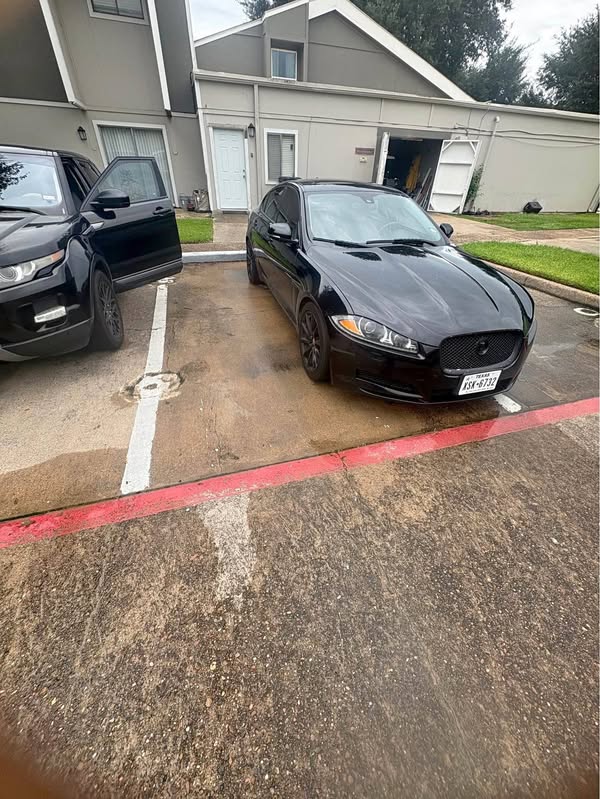 2014 Jaguar XF - Premium Sedan 4D