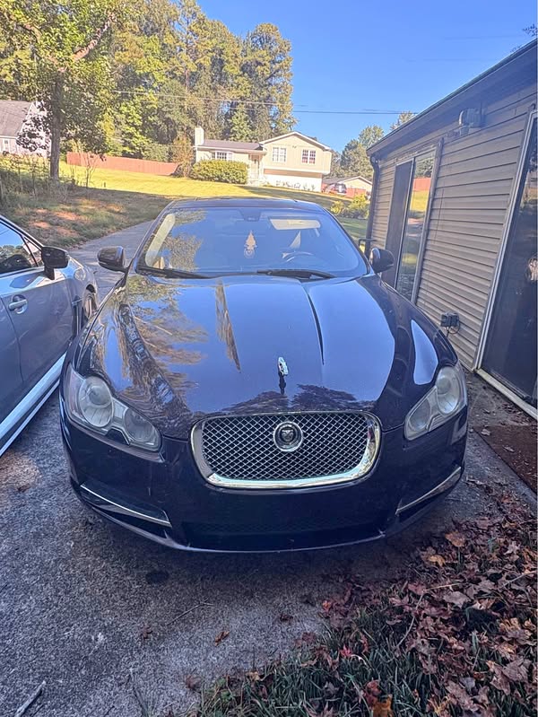 2011 Jaguar XF - Premium Sedan 4D