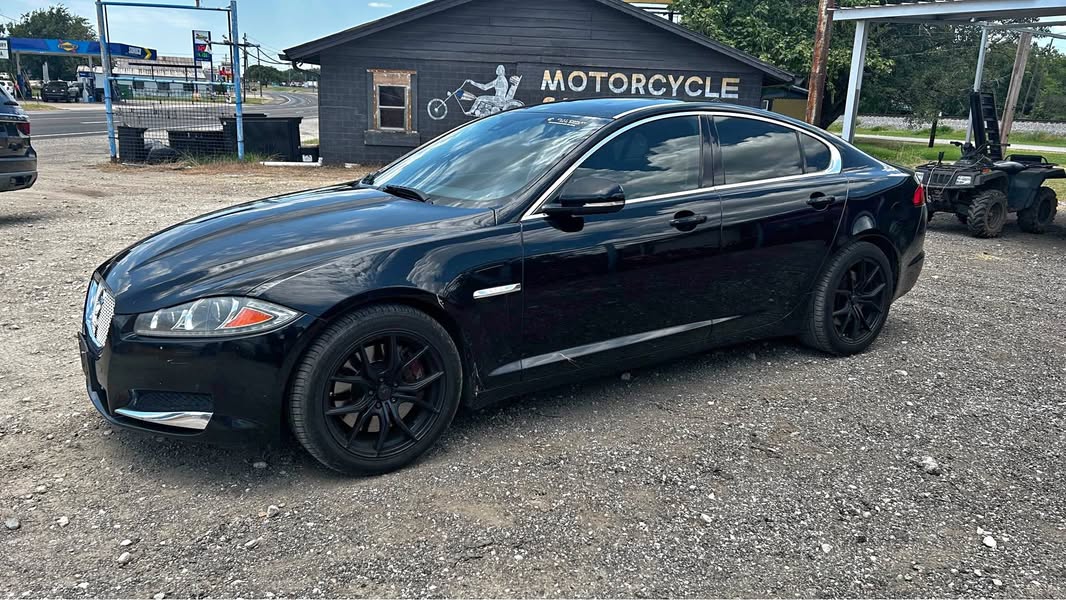 2014 Jaguar XF - XF Sedan 4D