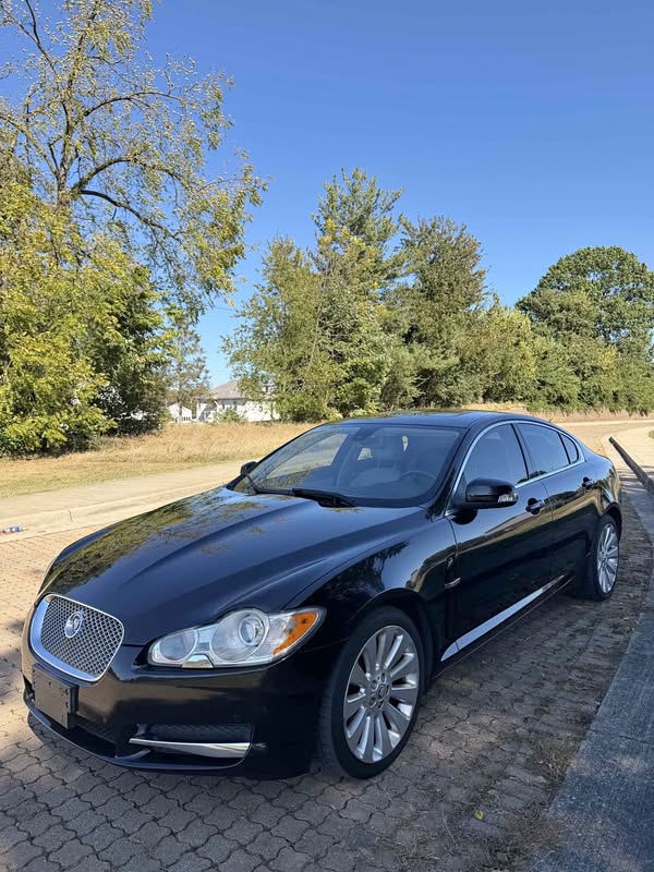 2009 Jaguar XF - XF Premium Sedan 4D